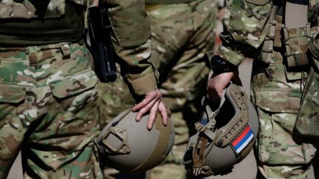 Защита конкуренции и поставки жевательного табака на передовую обсуждаются в Госдуме